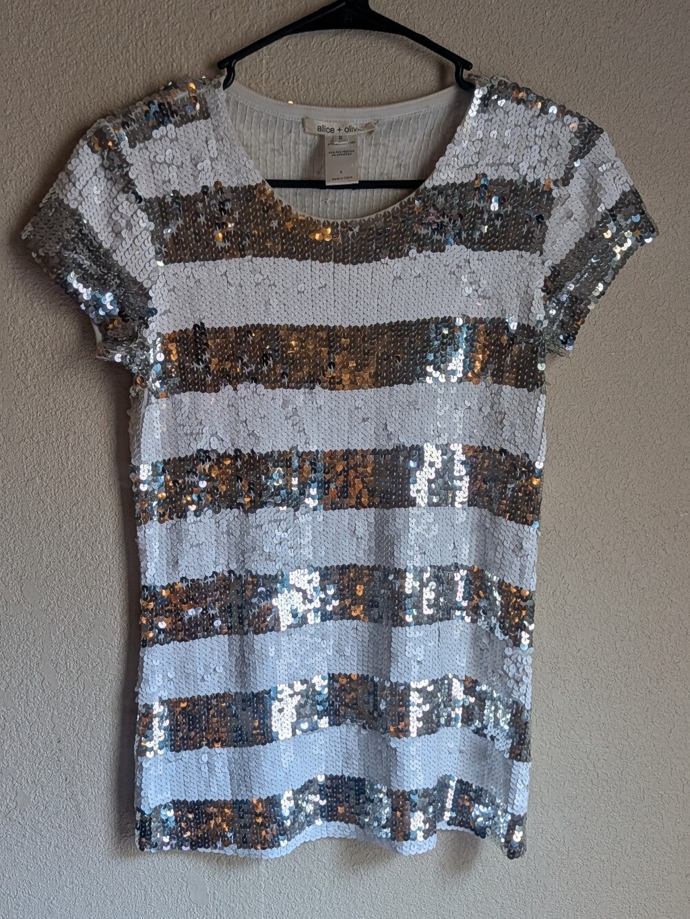 Alice + Olivis Sequin Top 🤍🤍🩶🤍